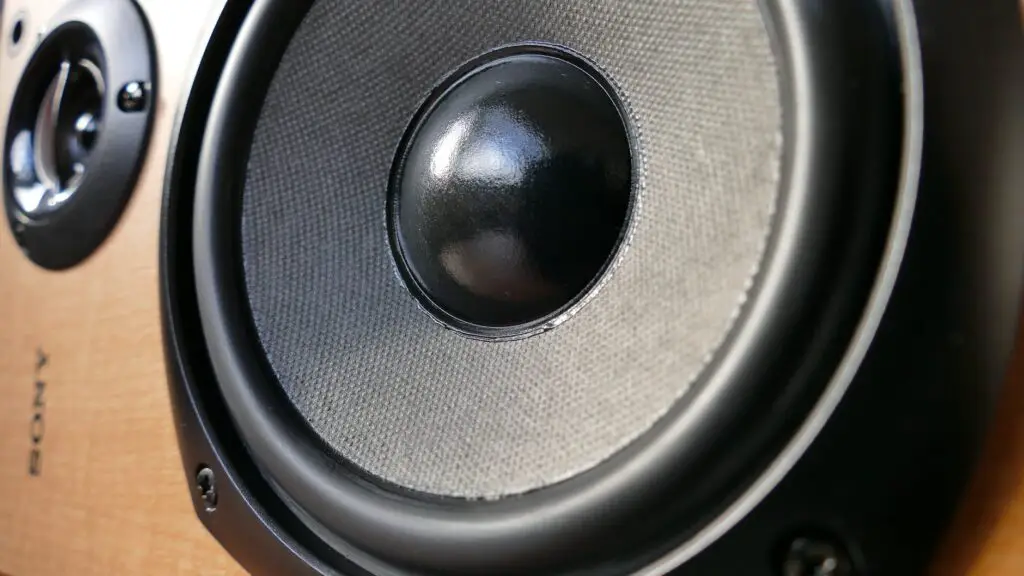 Can a Single Speaker Be Stereo