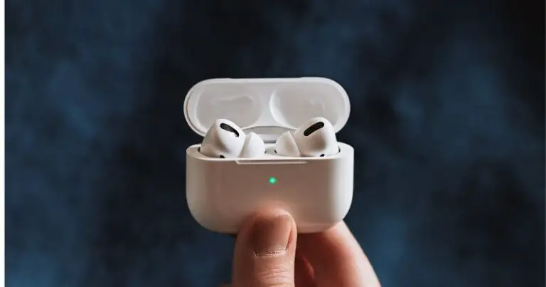 AirPods Blinking Green: Causes & How To Fix Them