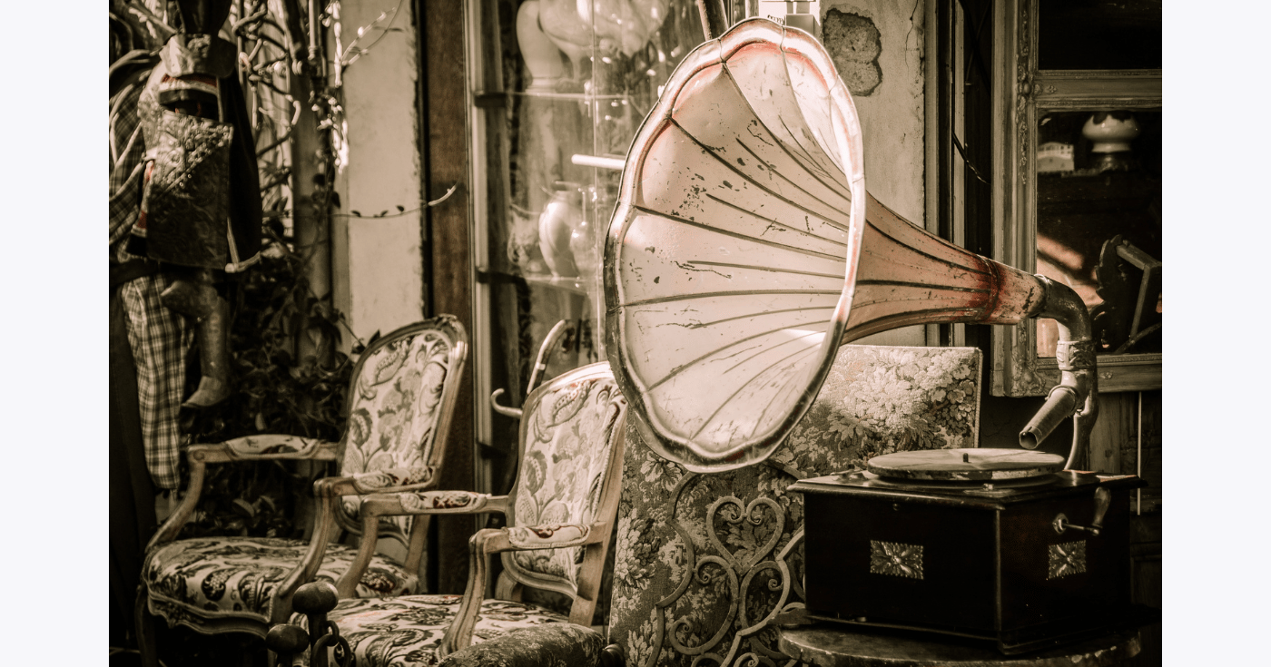 The Evolution of Turntables From Simple Record Players to Modern DJ